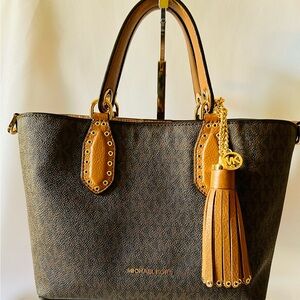 Brooklyn Small Logo Satchel